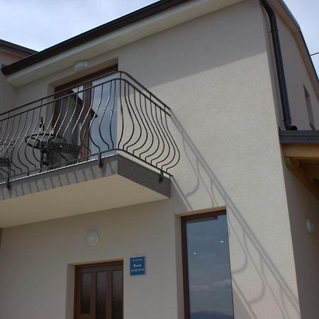 Apartman Sara S Pogledom Na More Lovran Bagian luar foto