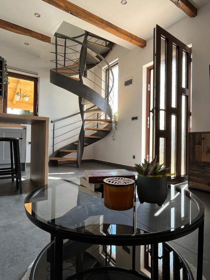 Apartman Sara S Pogledom Na More Lovran Bagian luar foto