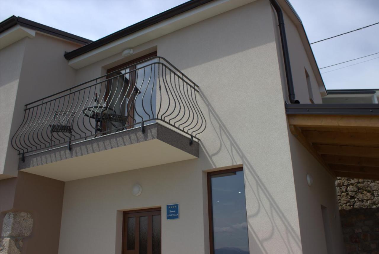 Apartman Sara S Pogledom Na More Lovran Bagian luar foto