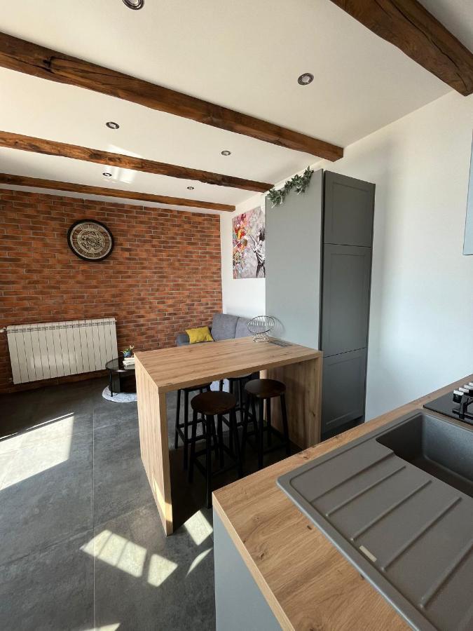 Apartman Sara S Pogledom Na More Lovran Bagian luar foto