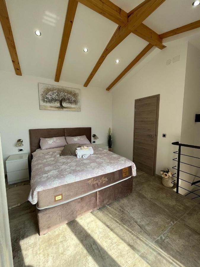 Apartman Sara S Pogledom Na More Lovran Bagian luar foto