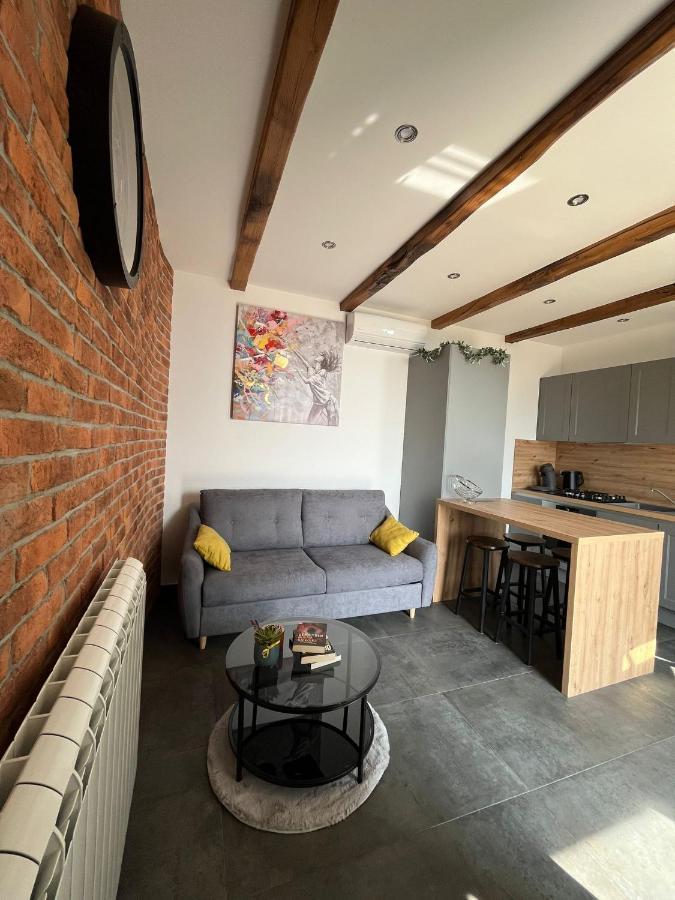 Apartman Sara S Pogledom Na More Lovran Bagian luar foto